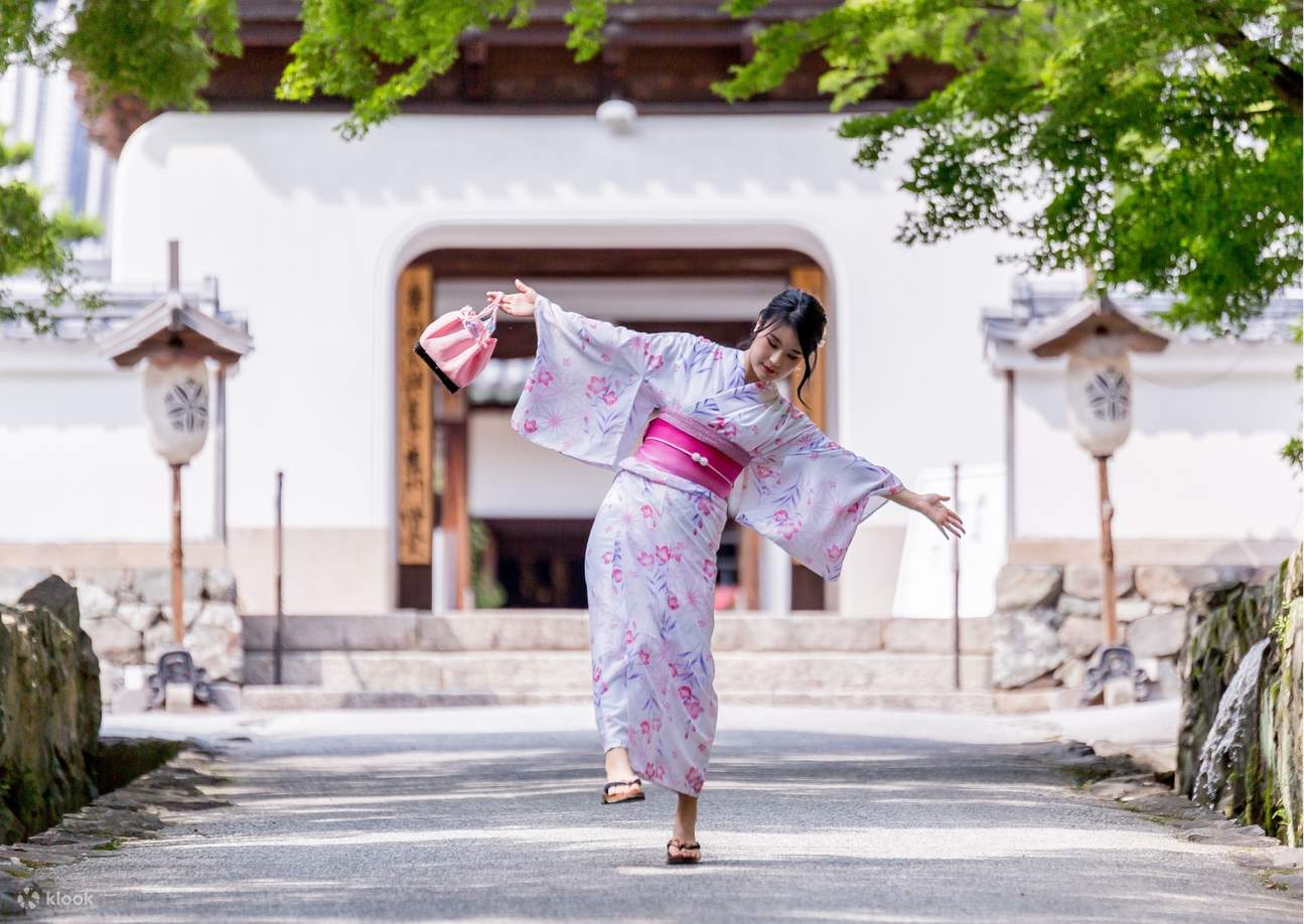 Kimono rental with hair styling (Kyoto Aiwafuku Kiyomizu